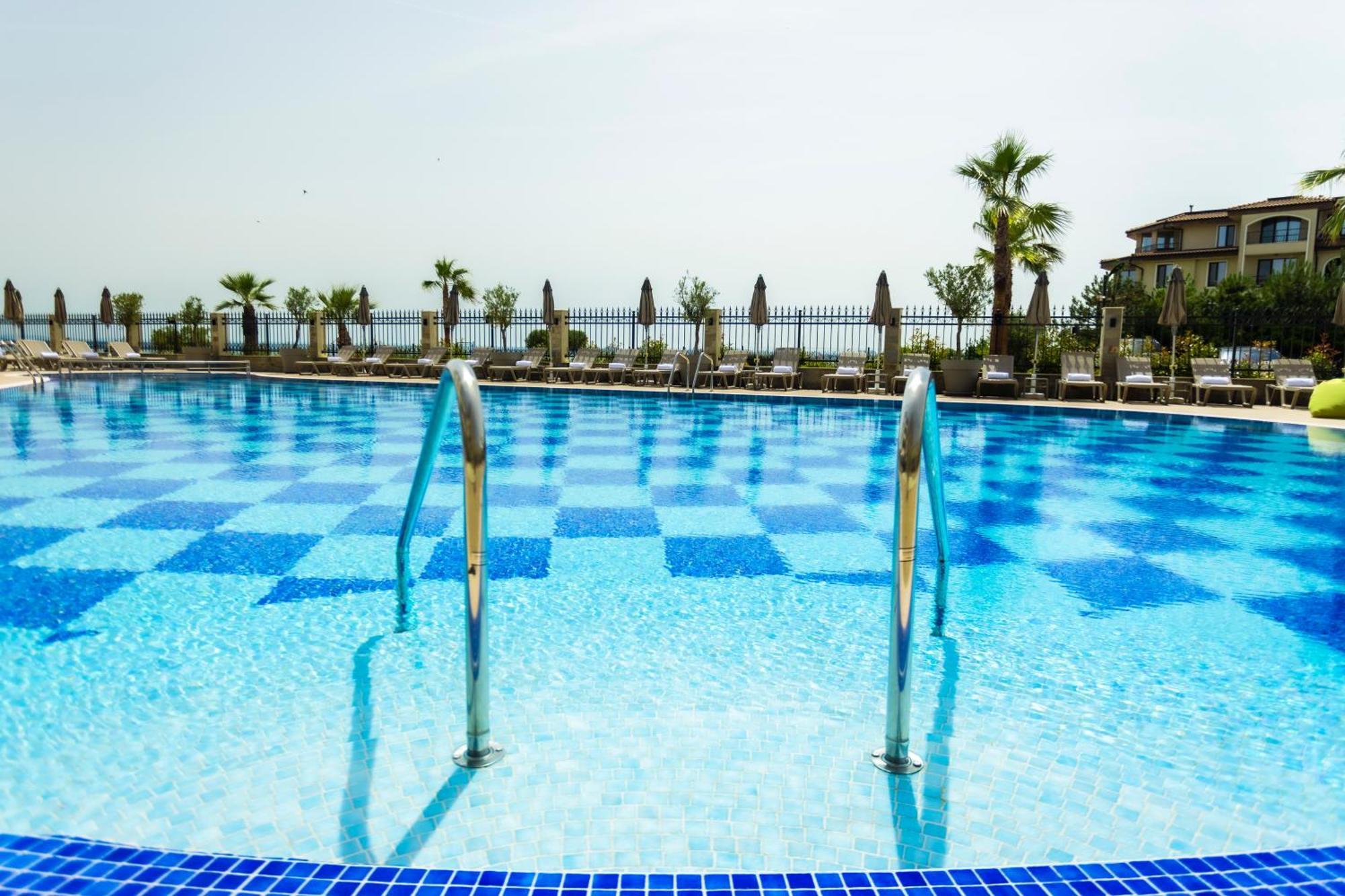 Natura All Seasons Boutique Hotel Бургас Экстерьер фото
