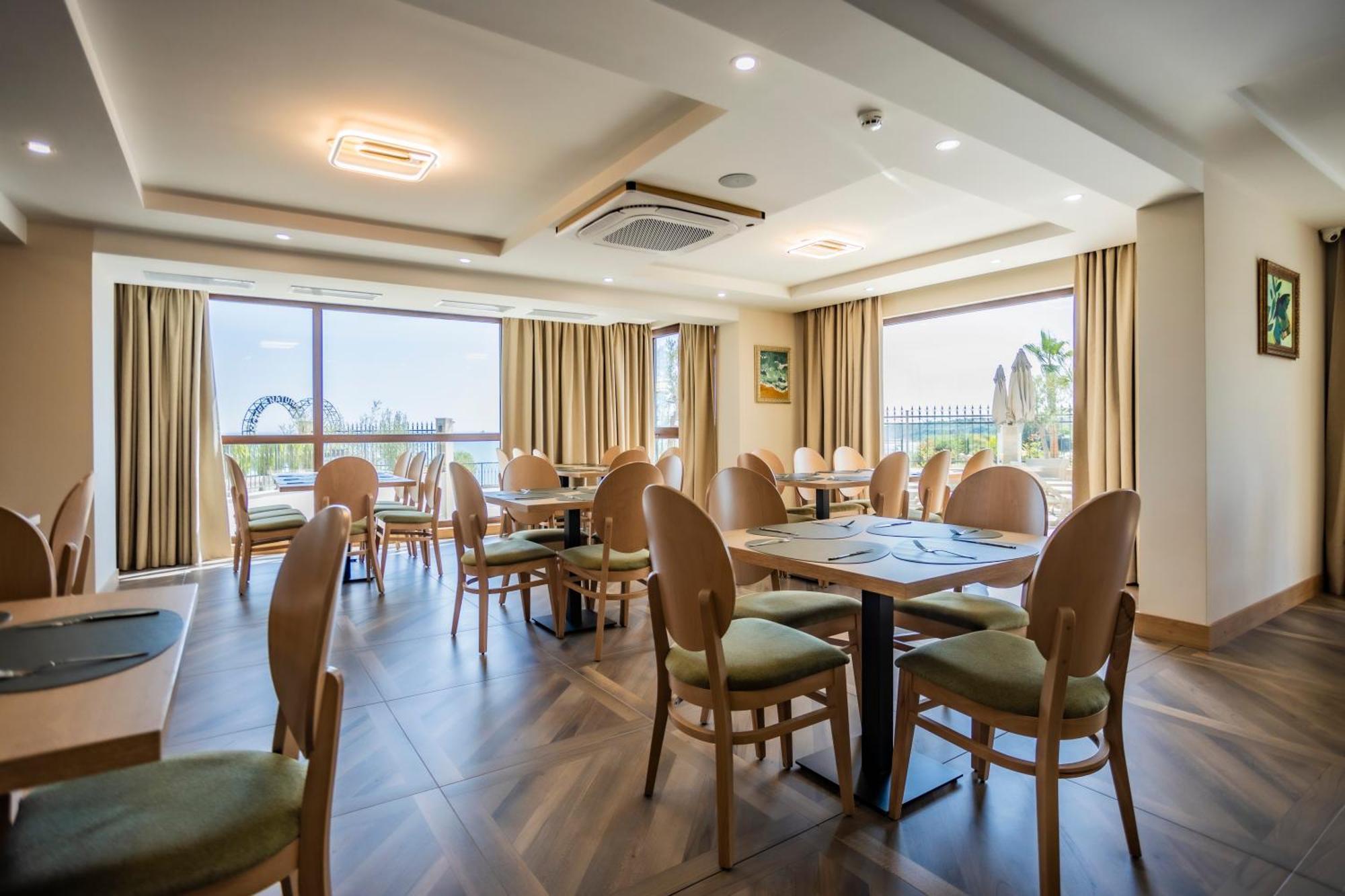 Natura All Seasons Boutique Hotel Бургас Экстерьер фото
